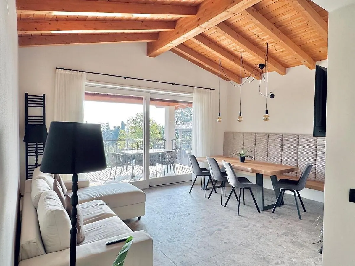 Villa Essenza Barcuzzi イタリア
